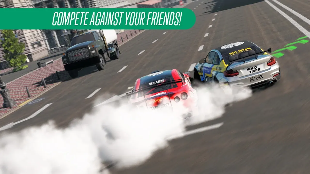 Captura de ecrã oficial de CarX Drift Racing 2 com dois carros a derrapar lado a lado numa avenida
