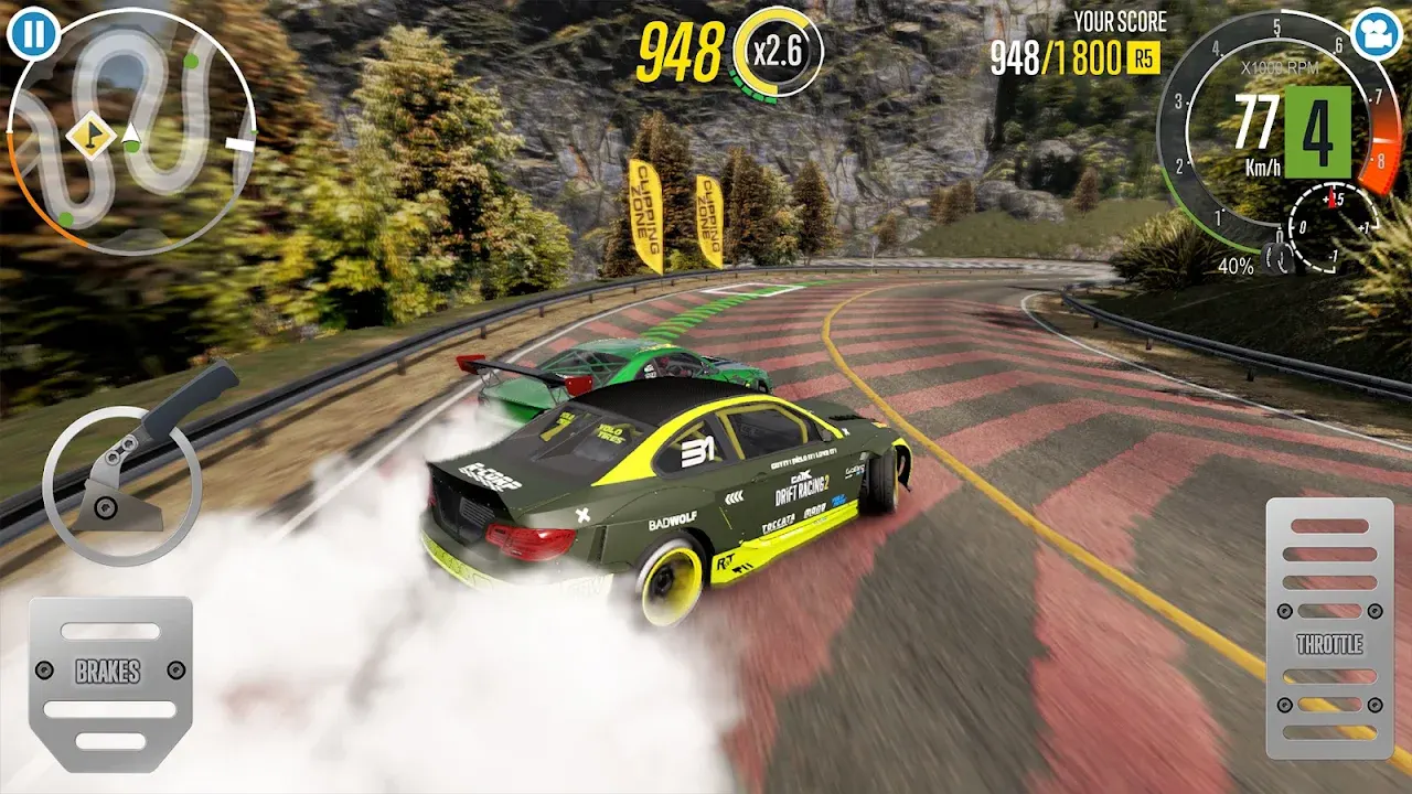 Captura de ecrã oficial de CarX Drift Racing 2 durante uma corrida numa pista florestal, com o painel de velocidade e RPM visível