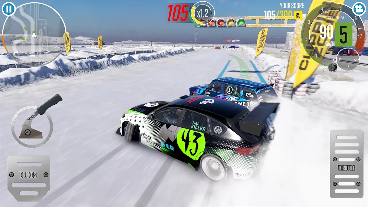 Captura de ecrã oficial de CarX Drift Racing 2 numa pista com neve, mostrando dois carros em competição